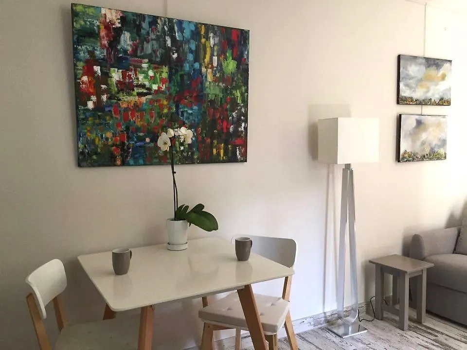 1 Square Du Docteur Blanche - Paris 16 Bed & Breakfast